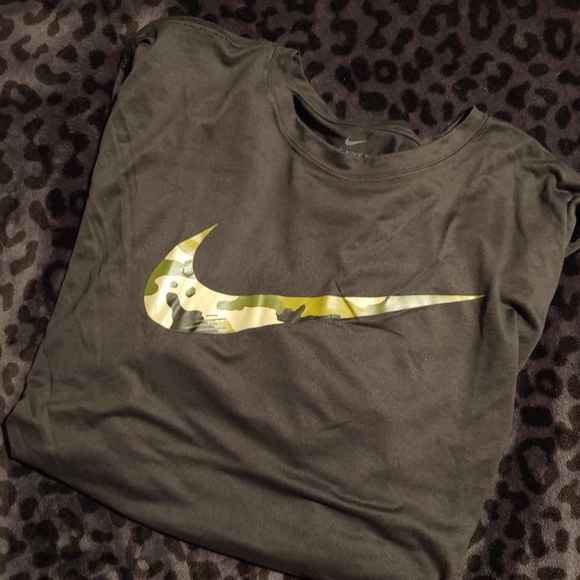 Nike legend training shirt - Picture 6 of 9